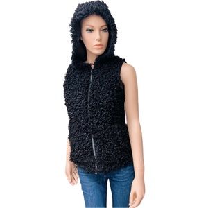 NWT Anatomie faux fur Hoodie Vest Size S in excellent condition 100% polyester
